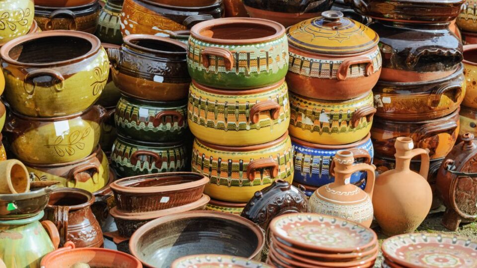 cuencos y platos de barro - espacio creativo